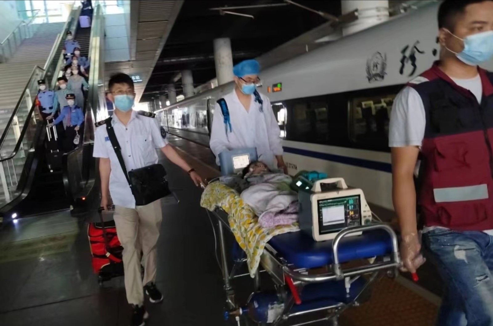 和硕县高铁转运公司